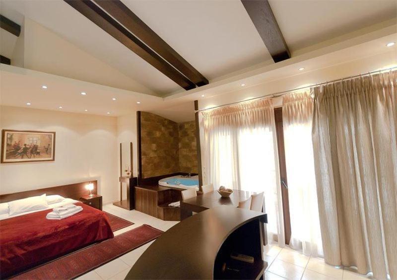 Nostos Hotel Káto Loutrákion 외부 사진