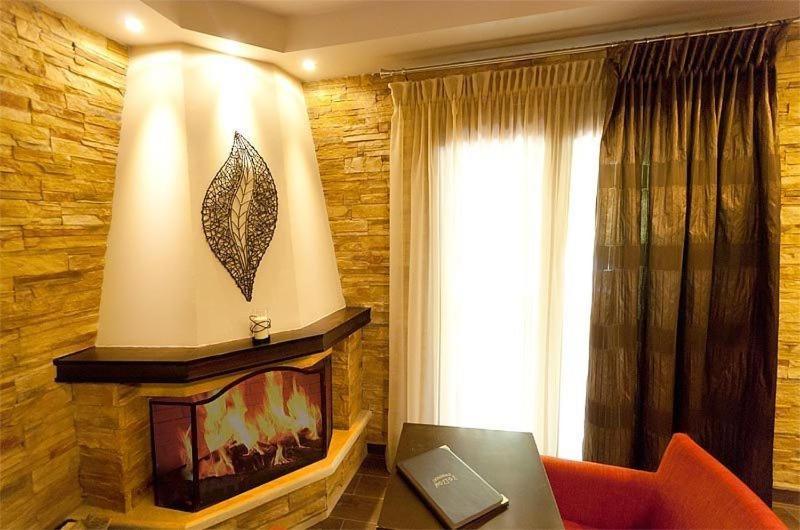 Nostos Hotel Káto Loutrákion 객실 사진