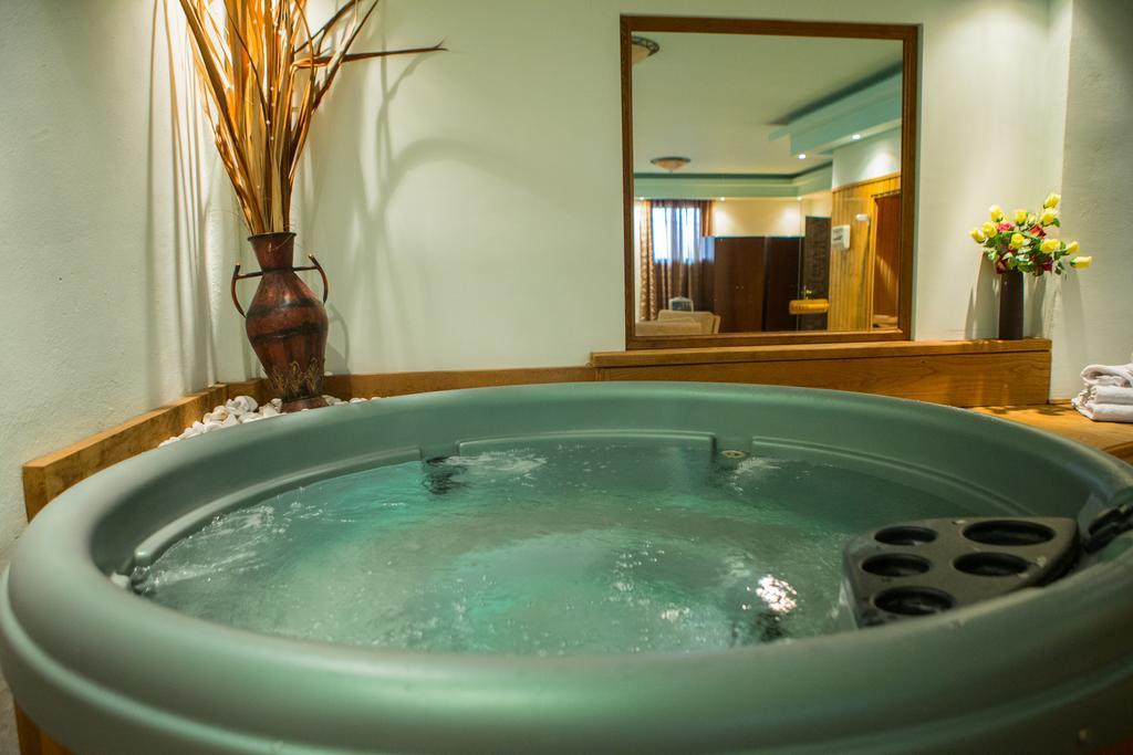 Nostos Hotel Káto Loutrákion 외부 사진