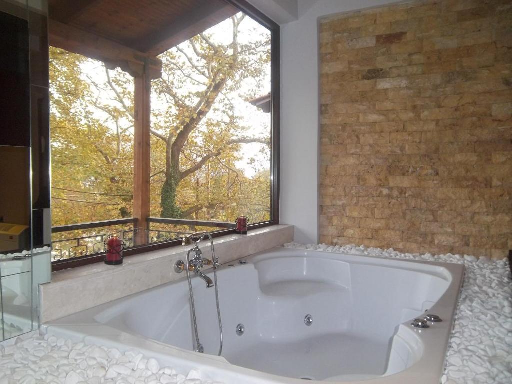 Nostos Hotel Káto Loutrákion 객실 사진
