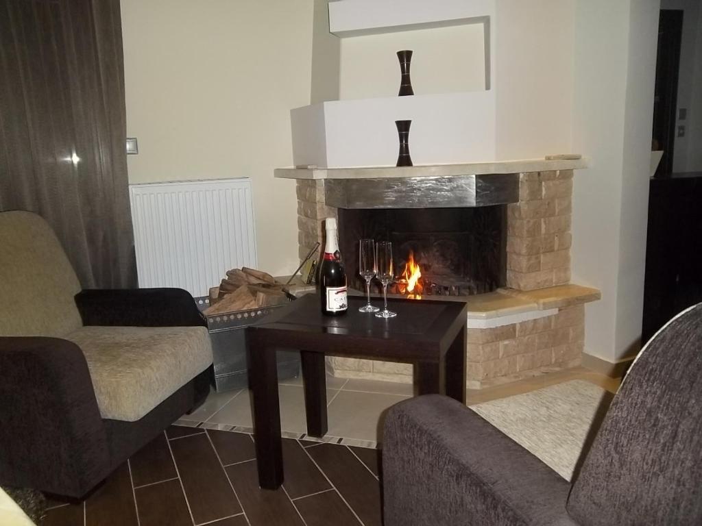 Nostos Hotel Káto Loutrákion 객실 사진